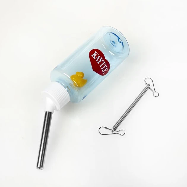 Kaytee Clear View Small Pet Water Bottle, 4-oz bottle 5 Kaytee Clear View Small Pet Water Bottle, 4-oz bottle - Image 5